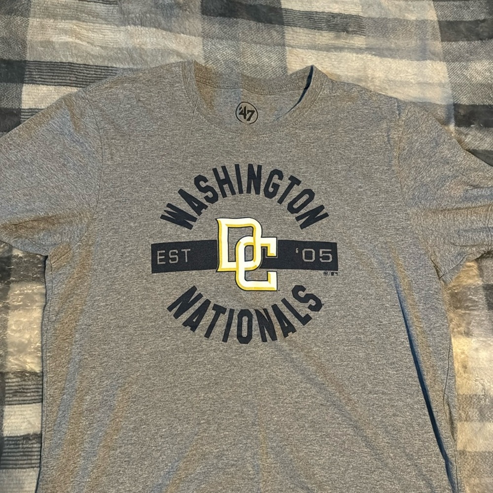 Men’s 47 size medium Washington Nationals shirt.